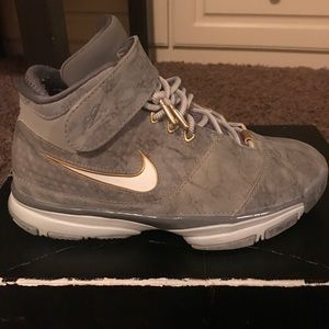 Kobe 2 prelude size 6.5