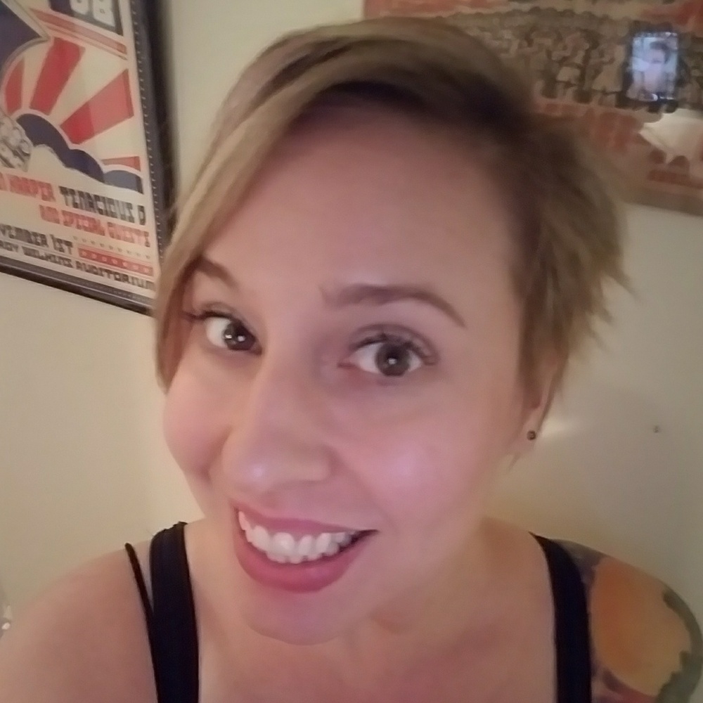 Meet your Posher, Cynthia