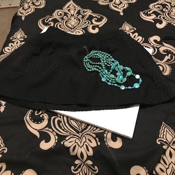 Textured Flare Skirt - Picture 4 of 9