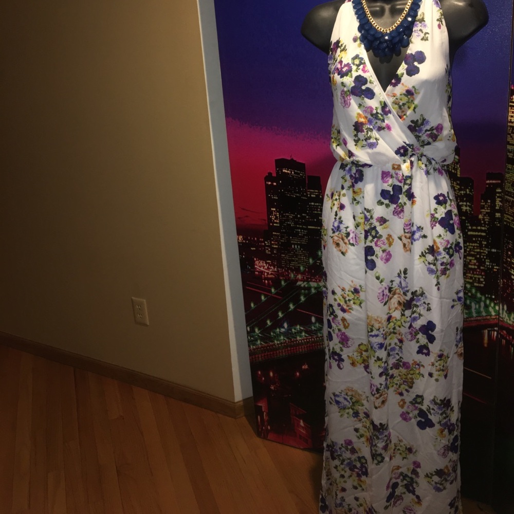 NWT Summer B. Spring maxi halter dress