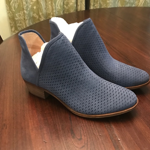 Lucky Brand Shoes - LUCKY SZ 10M BASHINA STONE BLUE BOOTIES SLIPON