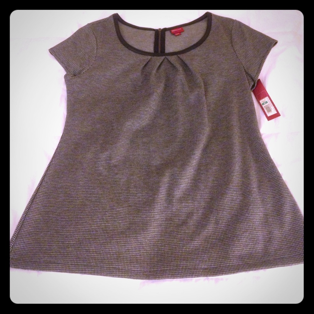 Houndstooth print cap sleeve blouse