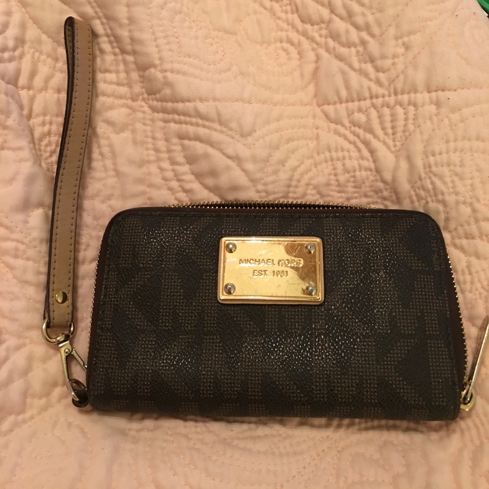 Michael Kors wristlet/wallet