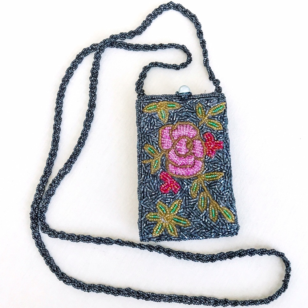 Mini beaded purse.