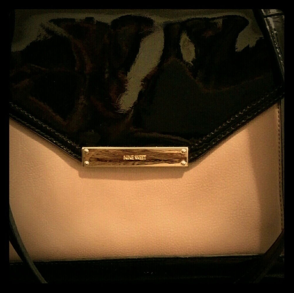 Nine West Tote Handbag. Medium.