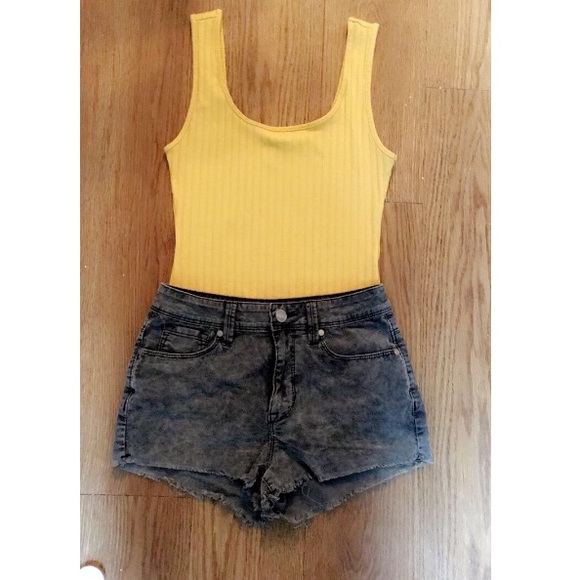 Yellow Bodysuit - Picture 3 of 4