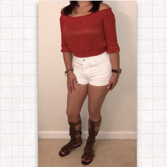 Off the shoulder crop top - Picture 2 of 3