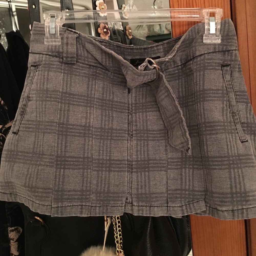 Super cute plaid mini skirt Great quality❣ ❤️😉