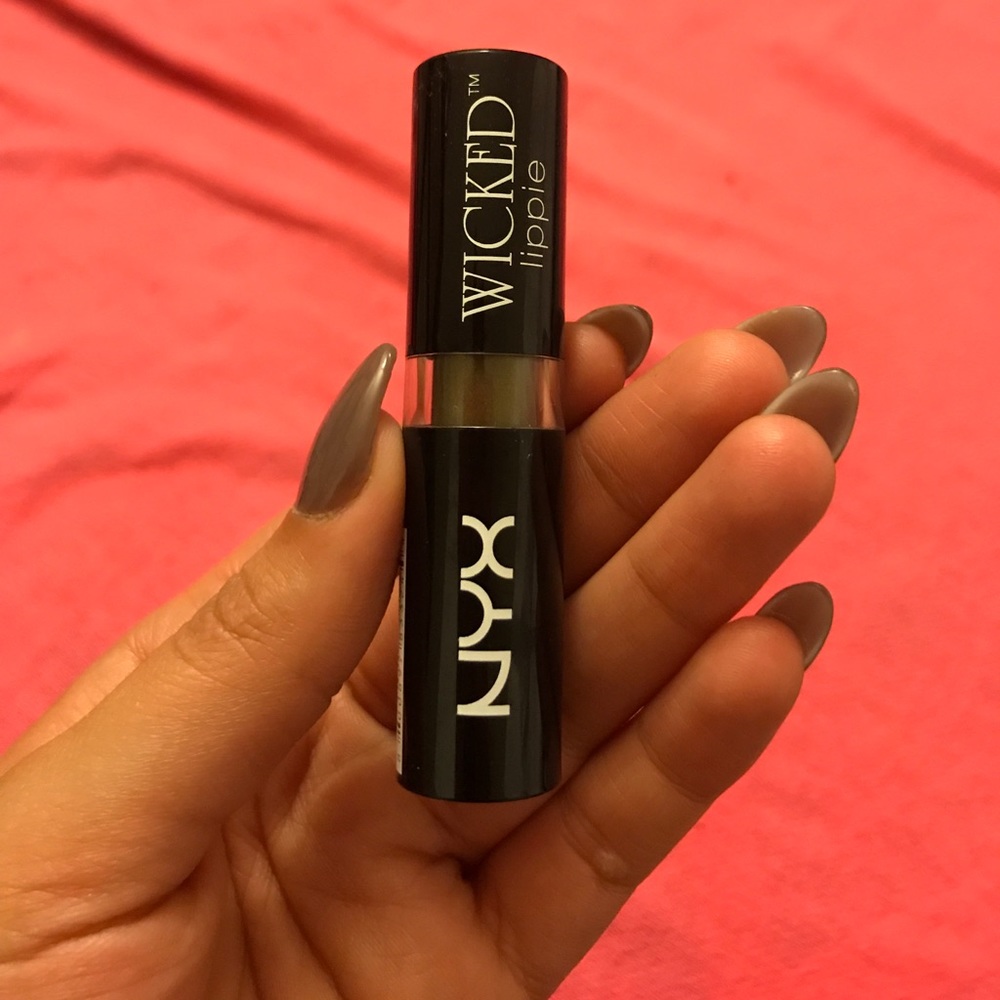 Nyx wicked lipstick in trickery