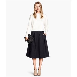 H&M Skirt Pleated Midi Size 6