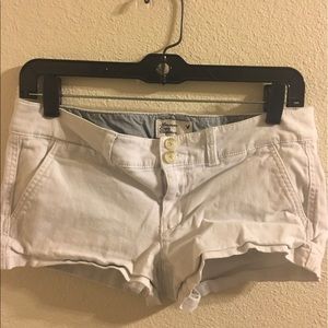 White American Eagle shorts