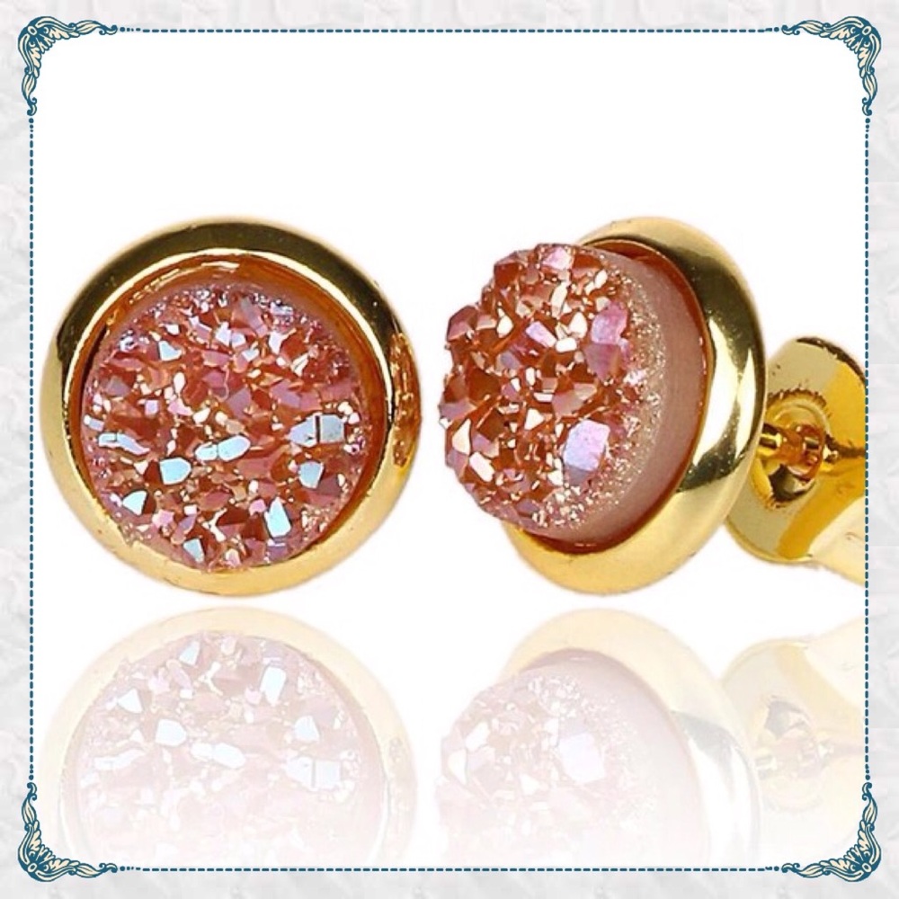 🎉HP!🎉Aurora Quartz Druzy 6mm Gold Stud Earrings