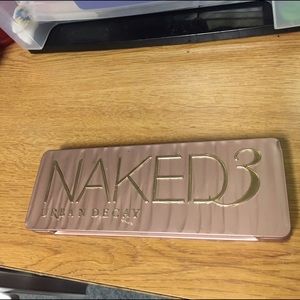 Naked 3 pallete