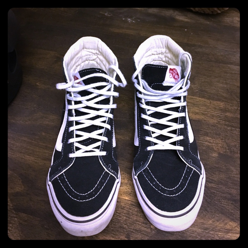 Women's Van Sk8 Hi in 8.5 M