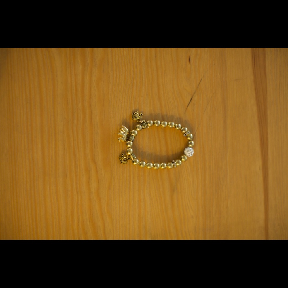 Gold elephant charm bracelet