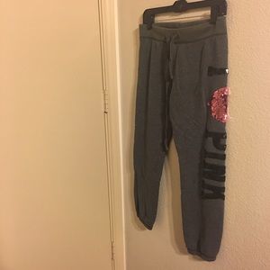 Pink sweatpants with sequin