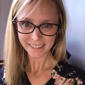 Meet your Posher, Lara