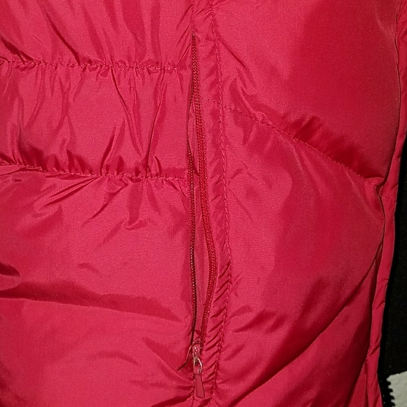 Red vest - Picture 2 of 3