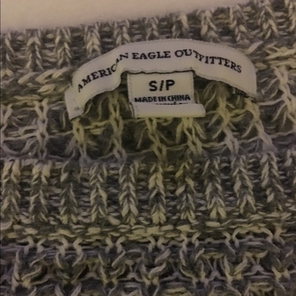 American Eagle sweater - Picture 2 of 2