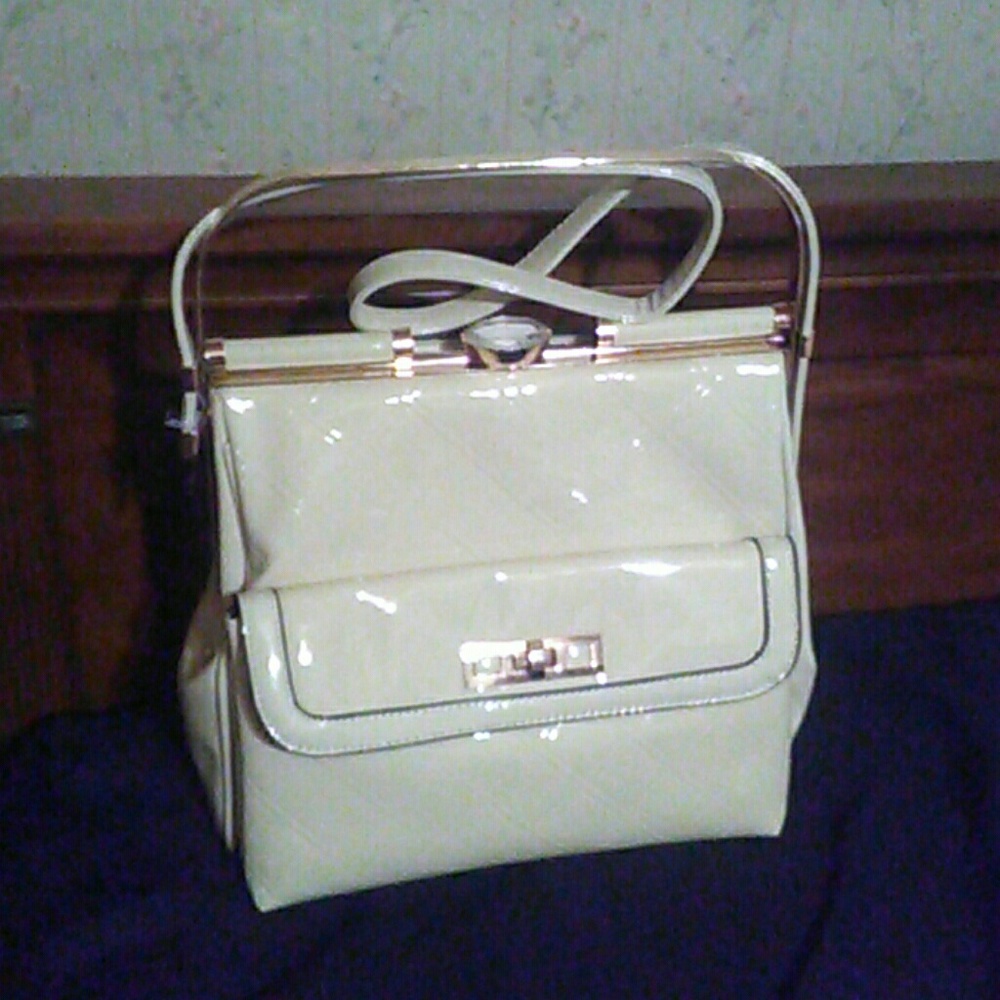 Cream Colored Purse with Shoulder Strap