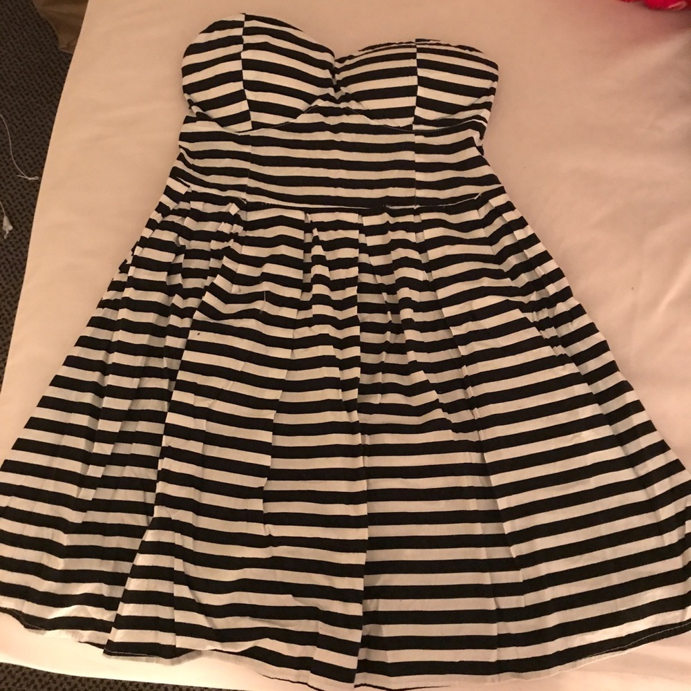 Black & white rue 21 dress