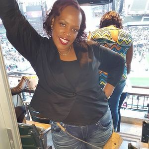 Meet your Posher, Ebony