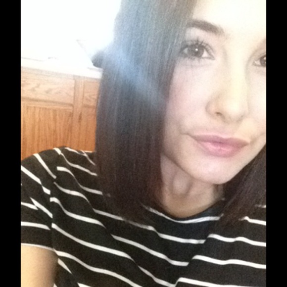 Meet your Posher, Gabrielle - Picture 2 of 2