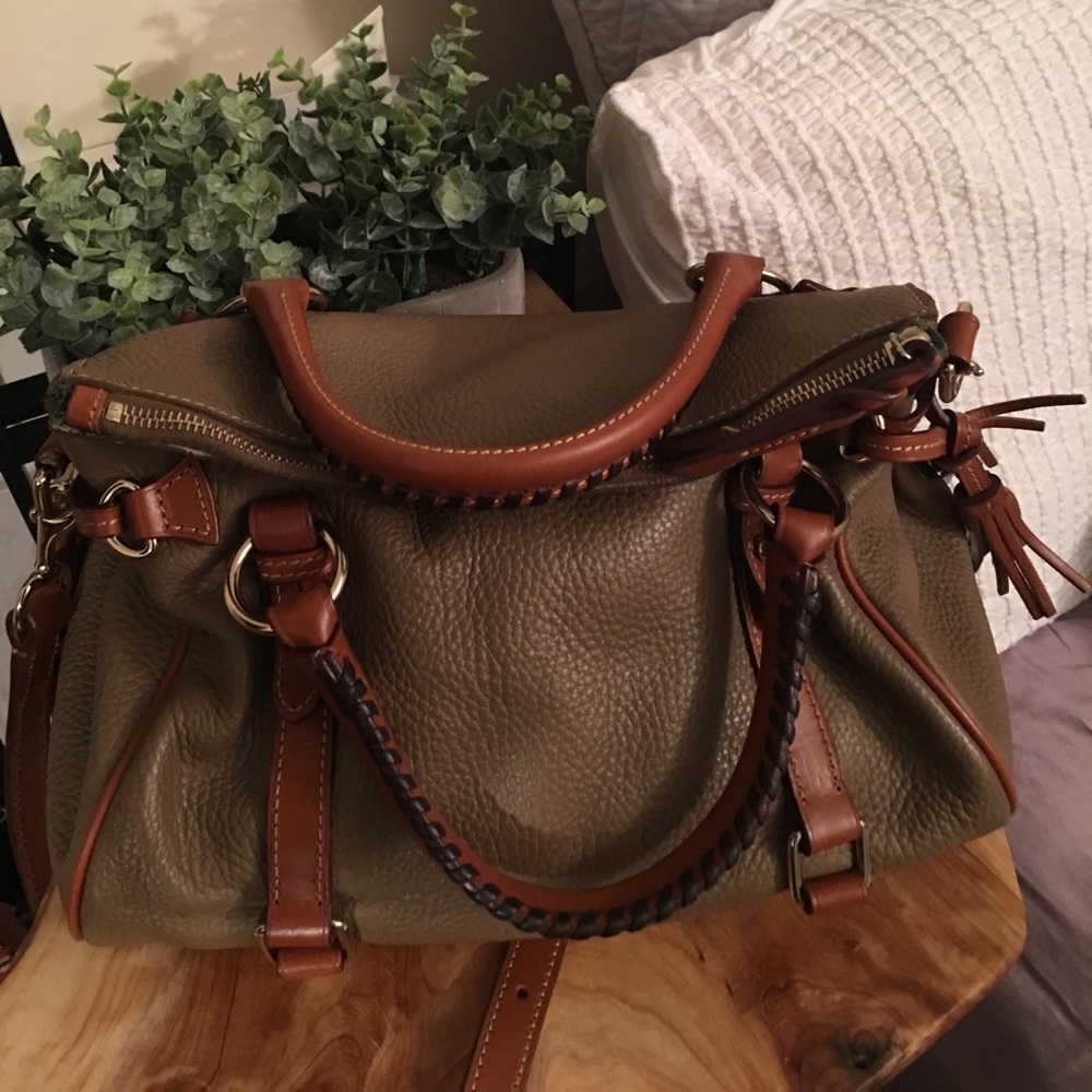 Dooney & Bourke leather purse