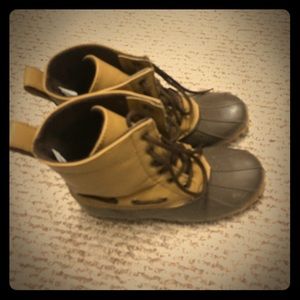 Kids duck boots