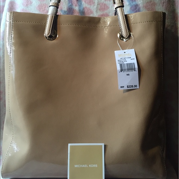 Authentic Michael kors Jet set tote - Picture 2 of 4