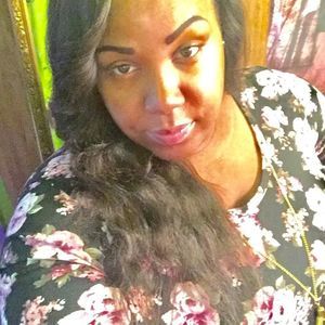 Meet your Posher, Monique