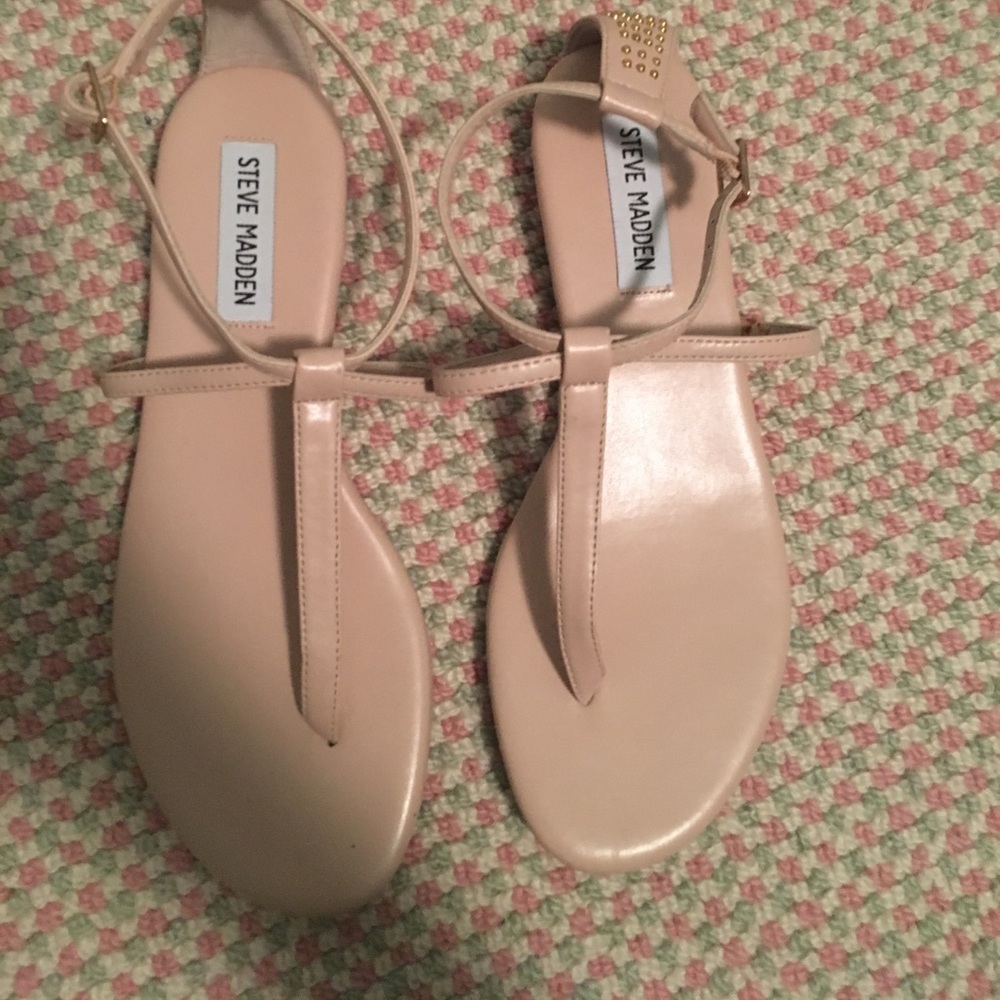 Steve Madden cross front sandal never worn!