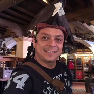 Meet your Posher, Carlos