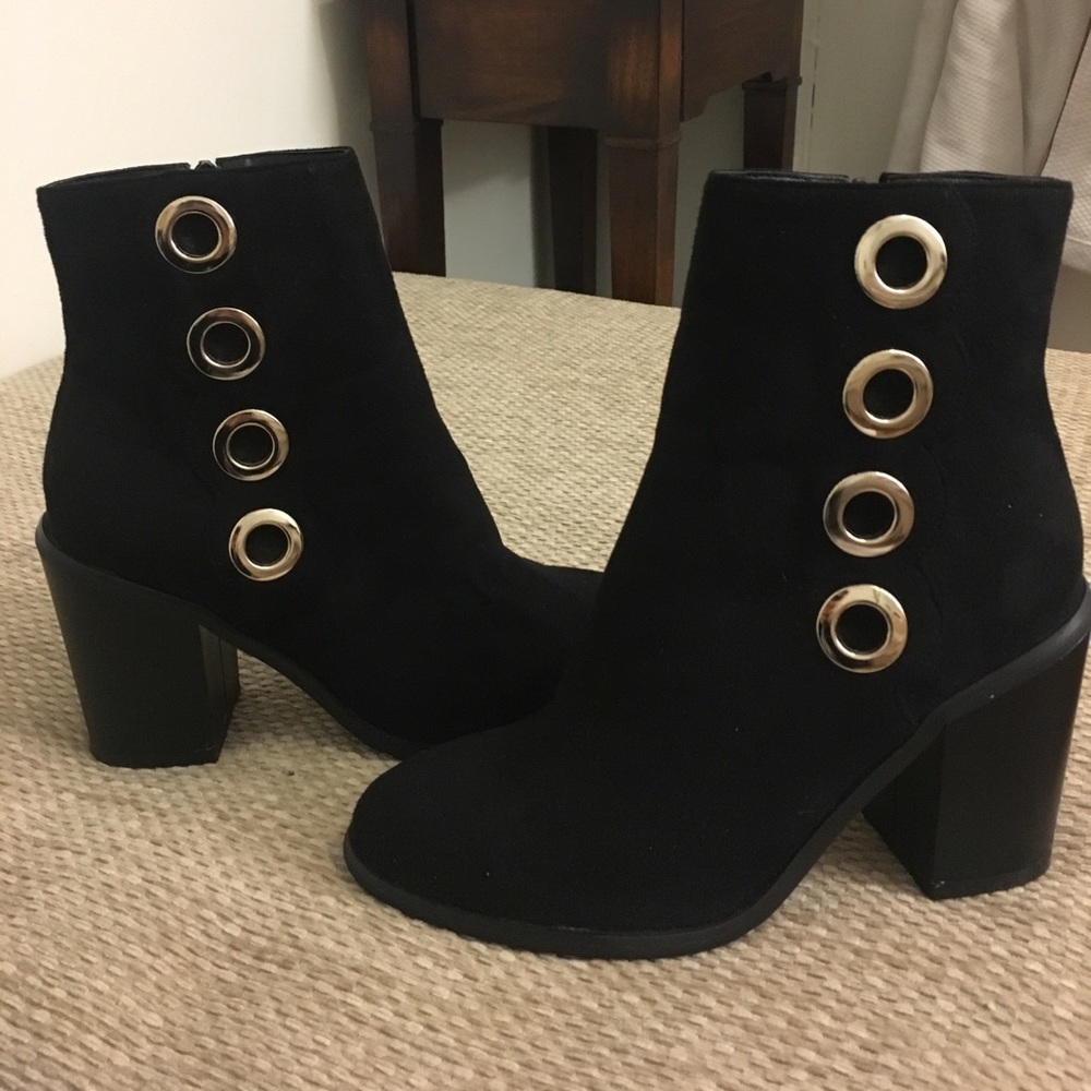 (Pixie Market) Suede Midi Ankle Boots