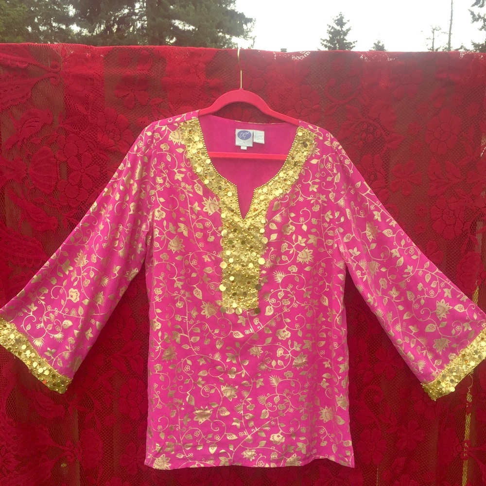 Stunning fuschia and gold tunic!