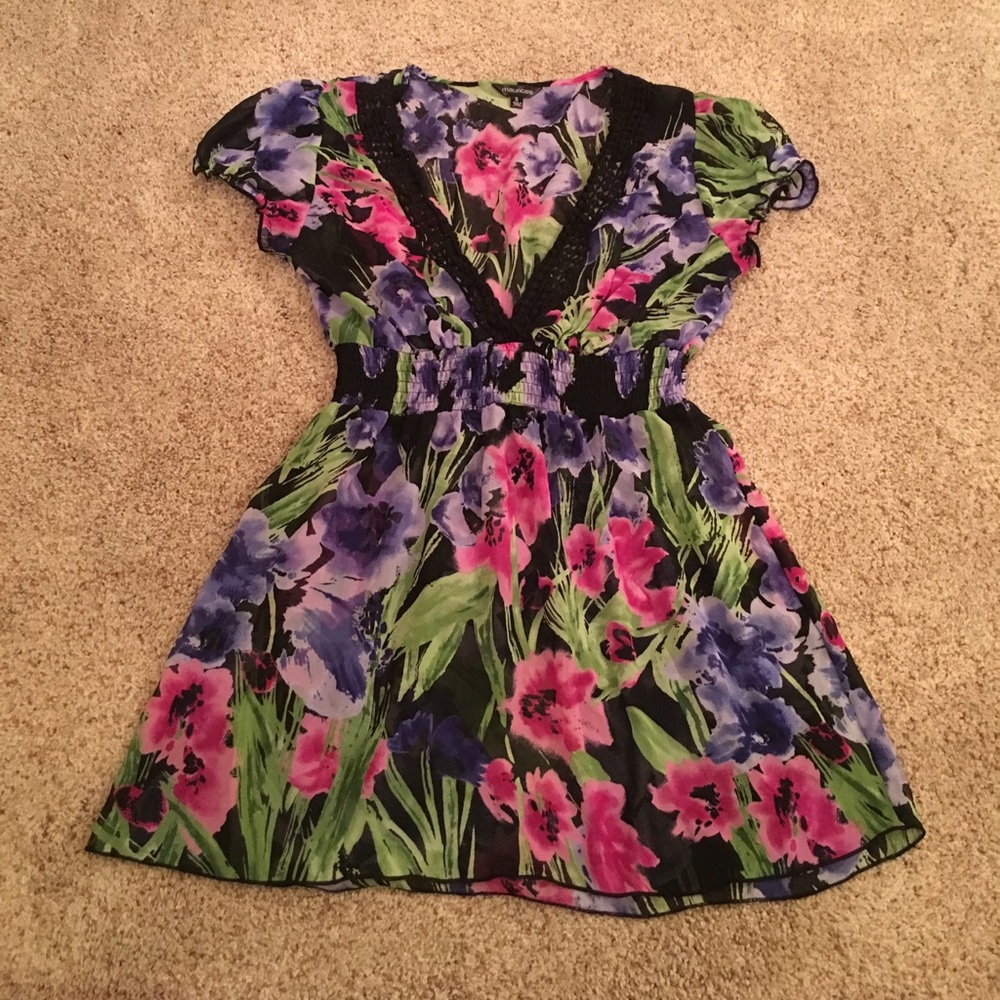 BRAND NEW Maurices black floral sheer top in Small