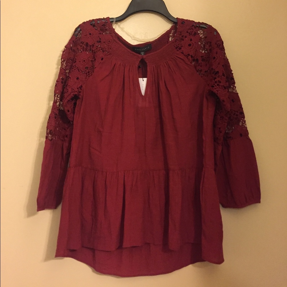 NWT Sanctuary Lace Peasant Top