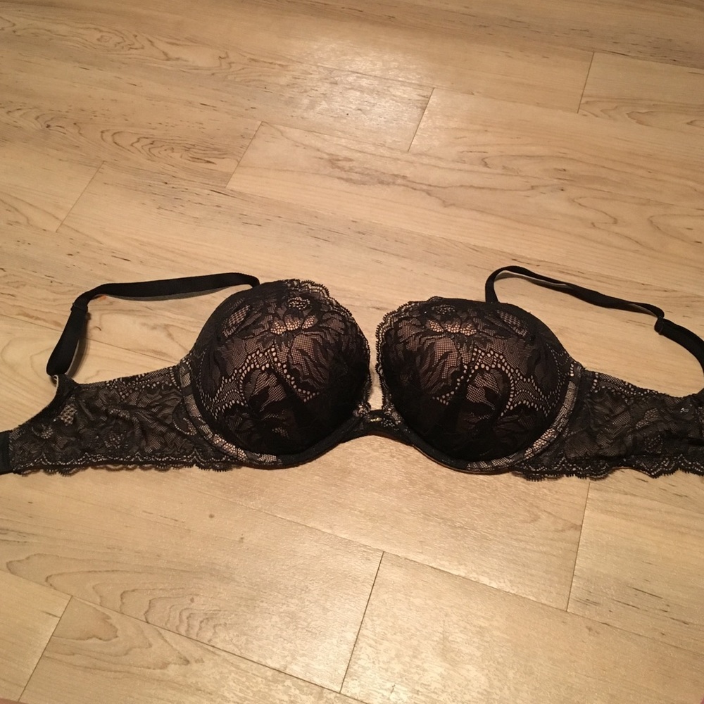 Victoria's Secret Fabulous Pushup Bra 34DD
