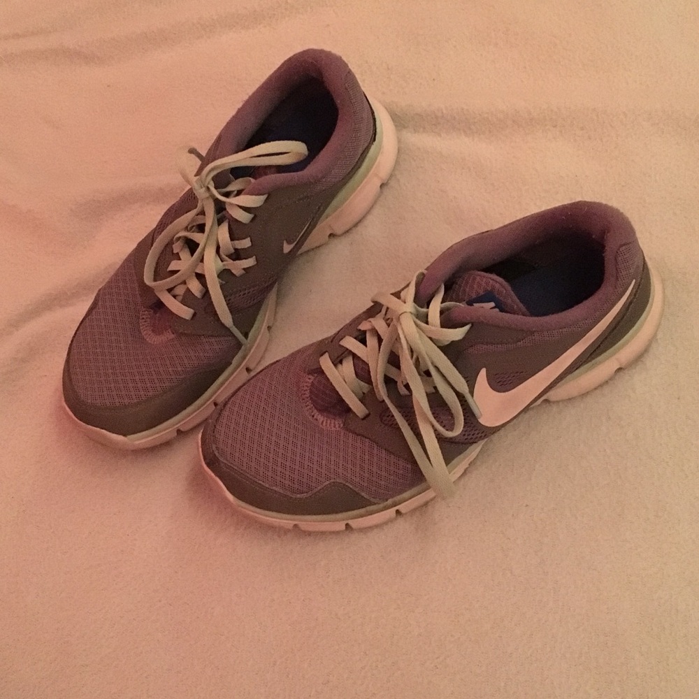 Nike athletic/running shoes