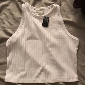 ABERCROMBIE WHITE CROP(ISH) TOP
