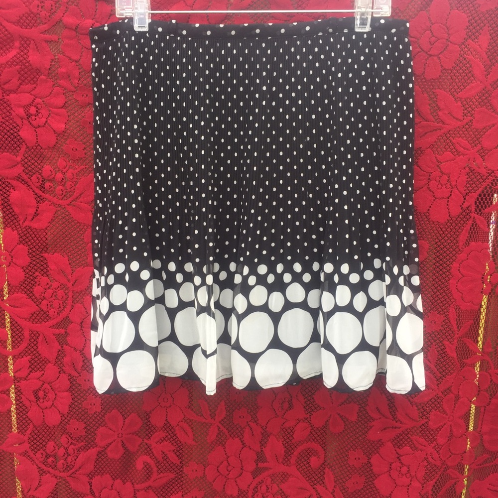 Flirty, fun Spring & summer skirt!