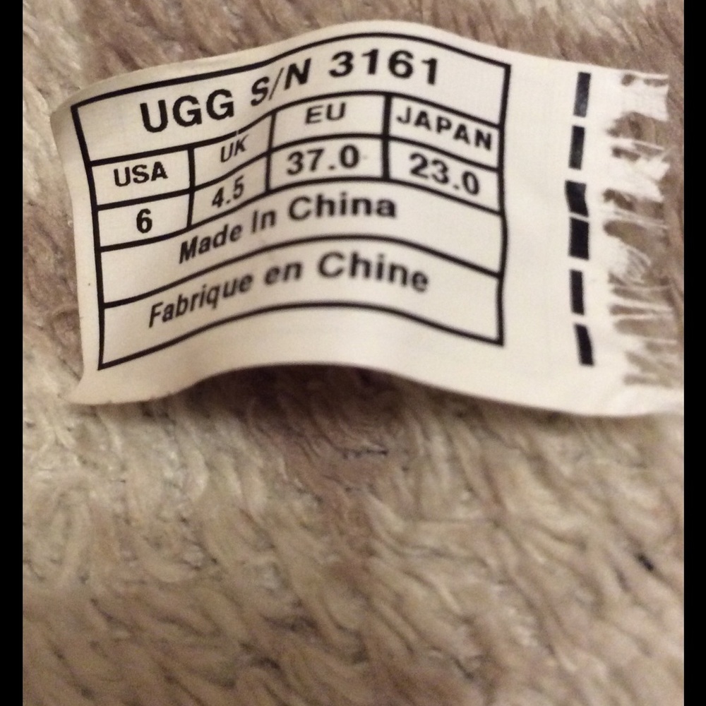 Sequenced grey uggs - Picture 5 of 6
