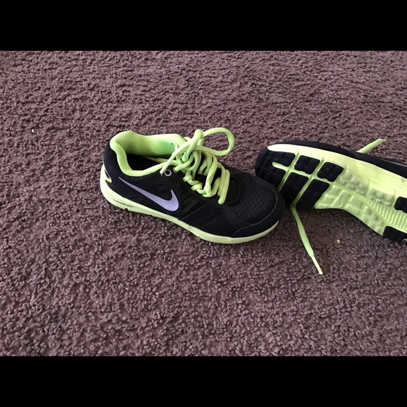 Kids Nike - Picture 1 of 1