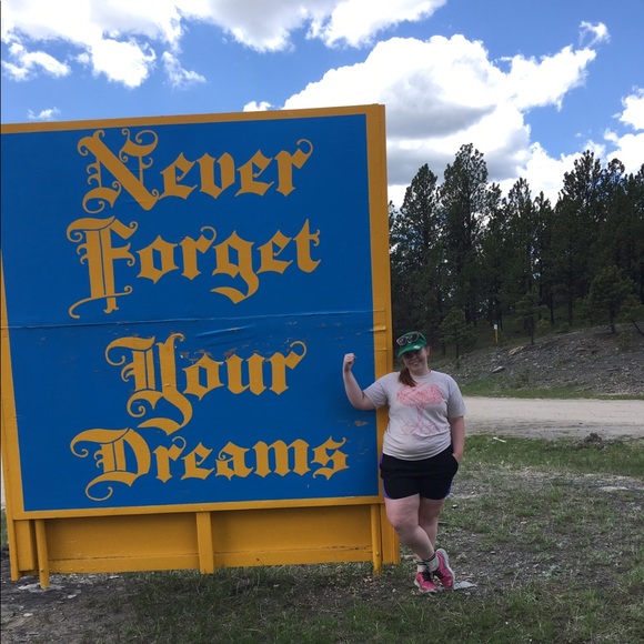 Meet your Posher 💕 - Picture 2 of 5