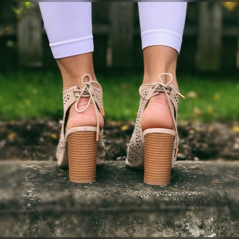 Amelia Peep toe Sandal Booties - Picture 2 of 4