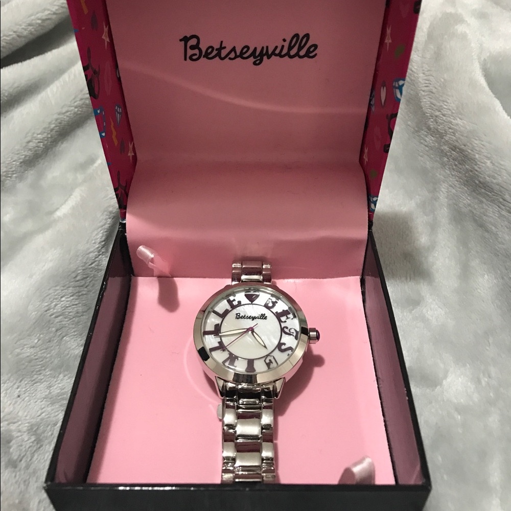 Betseyville Watch.