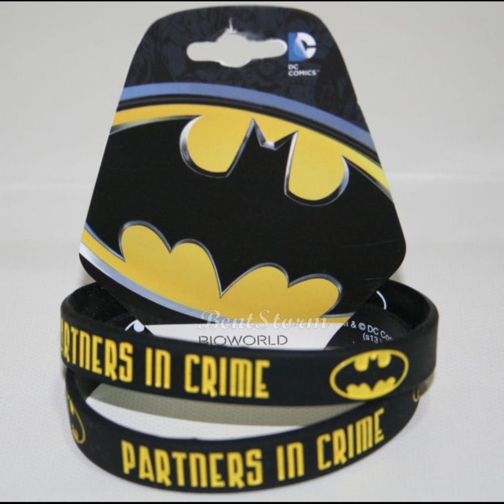 1 Batman "Partners in Crime" Rubber Bracelet🦇