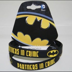 1 Batman "Partners in Crime" Rubber Bracelet🦇