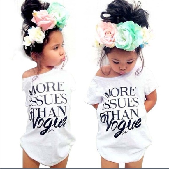 ❌BUNDLED❌ 🎉HP🎉 Black Vogue Tshirt - Picture 2 of 4