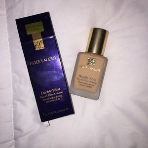 Estée Lauder Double Wear Foundation